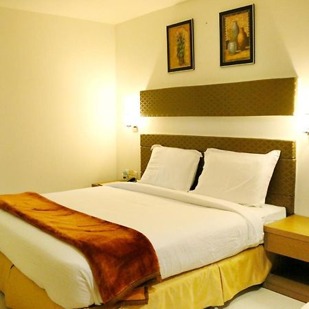 Hotel Sitara Grand Miyapur Hyderabad Bagian luar foto