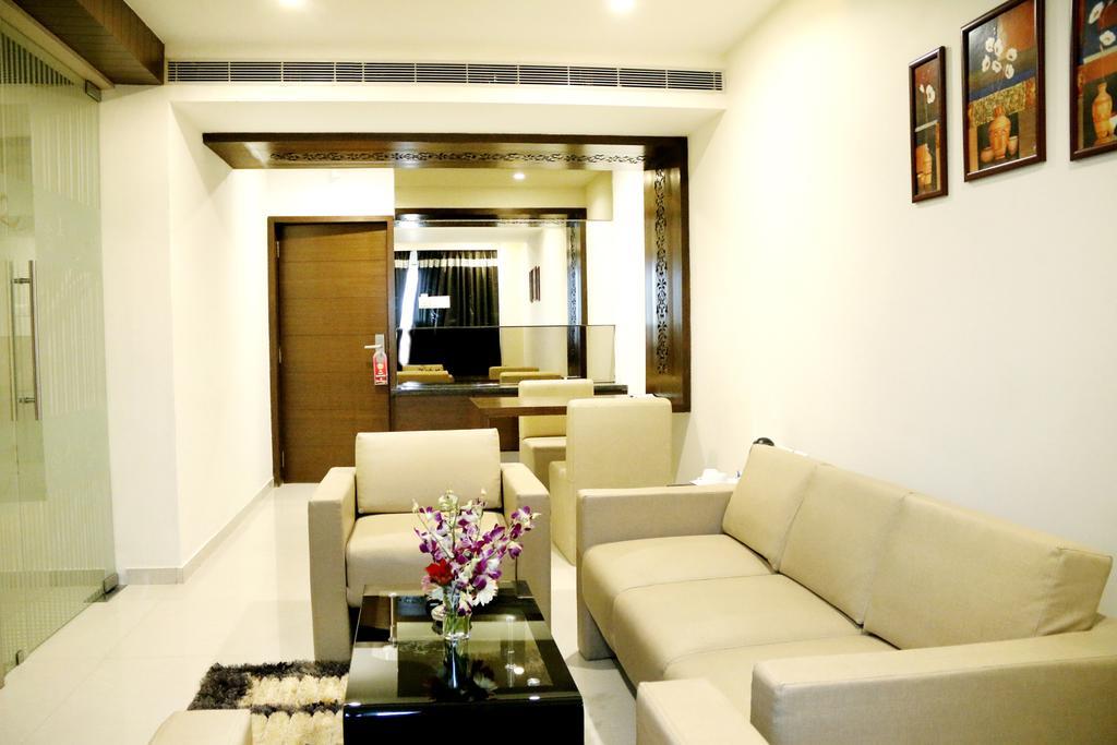 Hotel Sitara Grand Miyapur Hyderabad Bagian luar foto