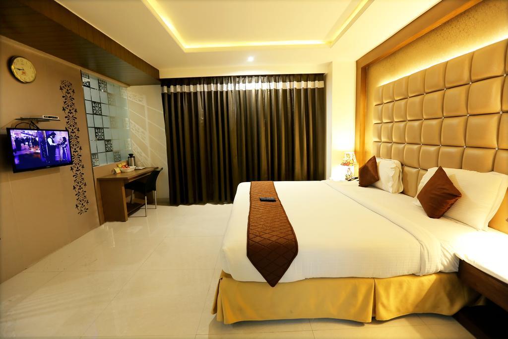 Hotel Sitara Grand Miyapur Hyderabad Ruang foto