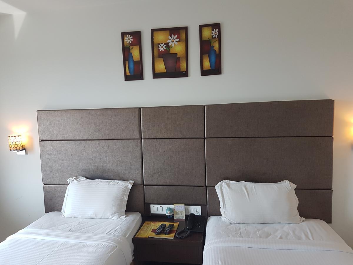 Hotel Sitara Grand Miyapur Hyderabad Bagian luar foto
