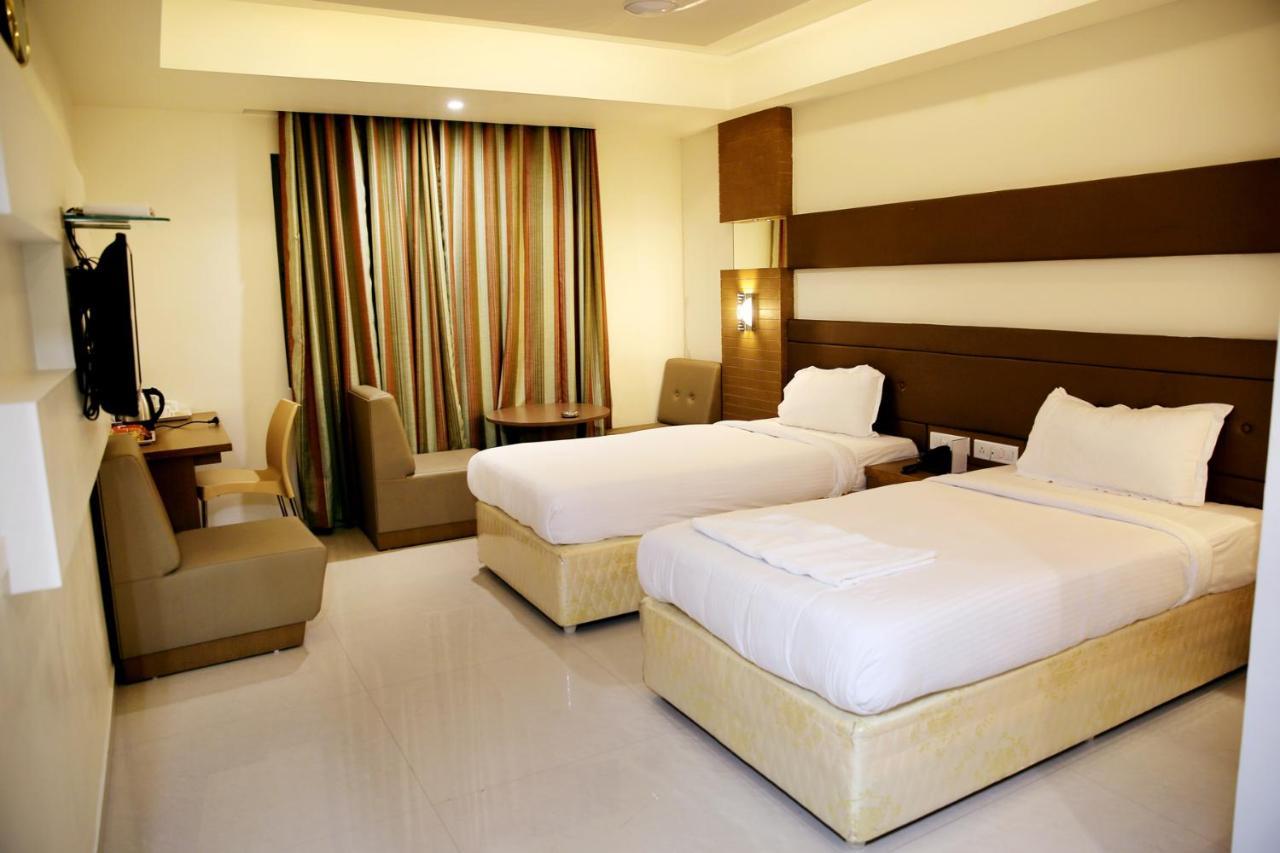 Hotel Sitara Grand Miyapur Hyderabad Bagian luar foto
